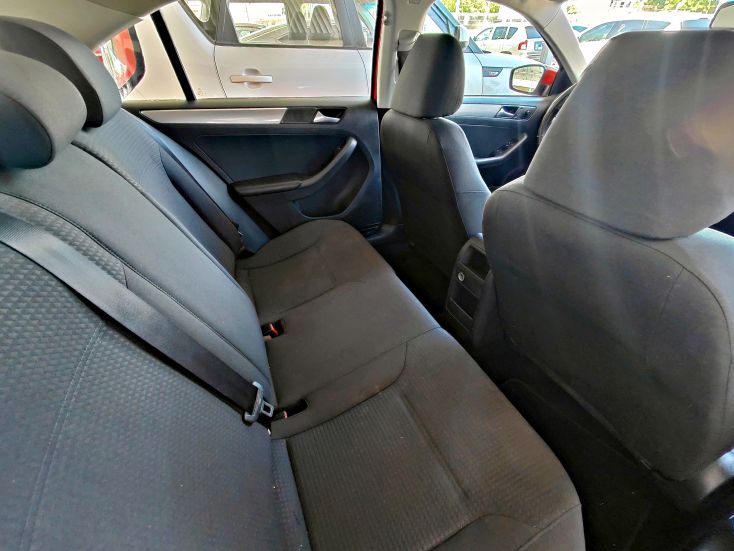 VOLKSWAGEN JETTA SE 2015