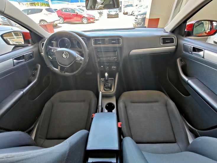 VOLKSWAGEN JETTA SE 2015