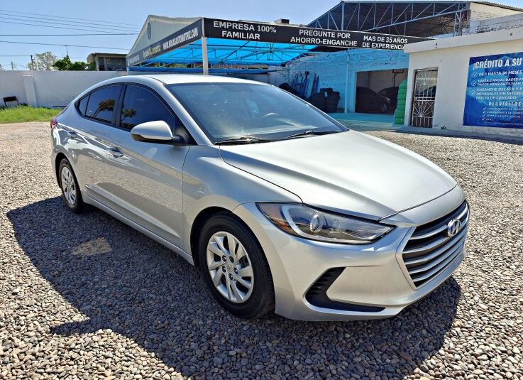 Hyundai Elantra SE 2017 | Rosas Automotriz