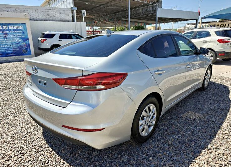 HYUNDAI ELANTRA SE 2017