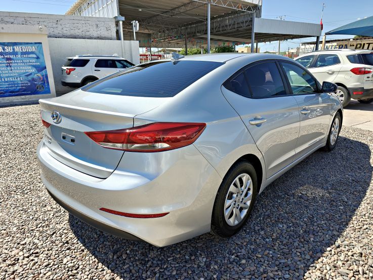 HYUNDAI ELANTRA SE 2017