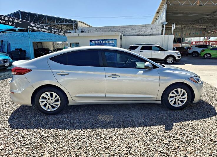 HYUNDAI ELANTRA SE 2017