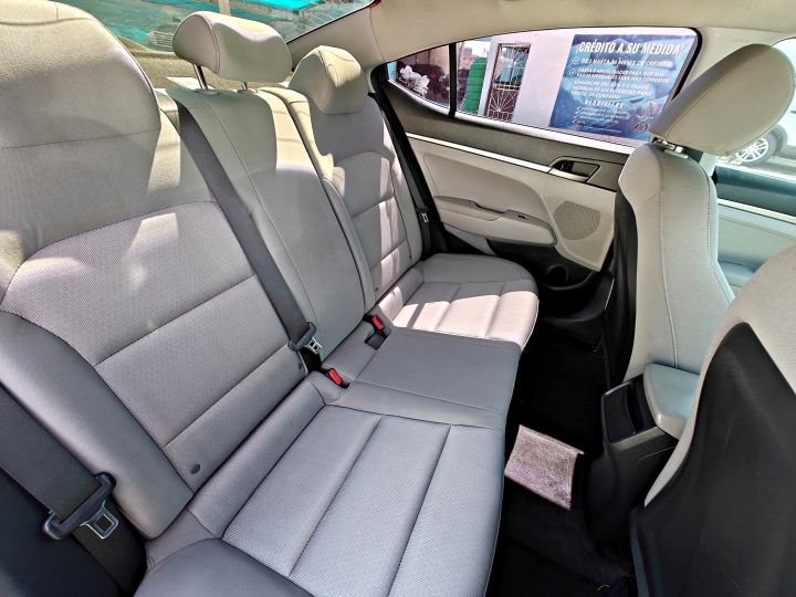 HYUNDAI ELANTRA SE 2017