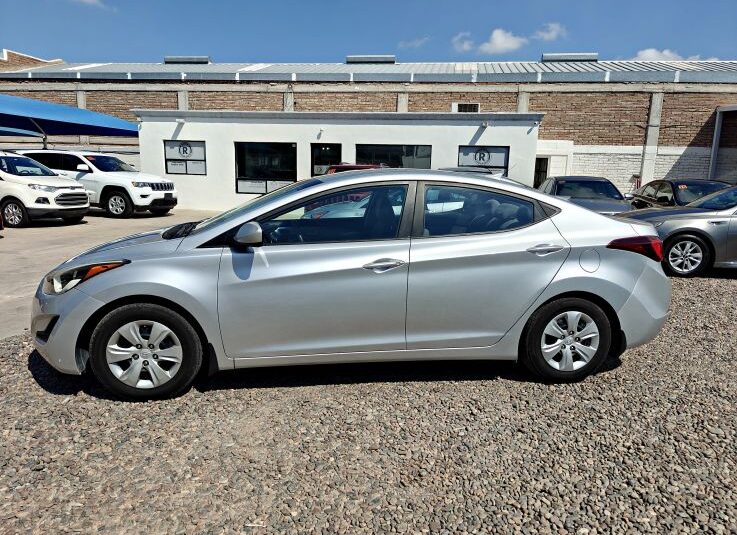 HYUNDAI ELANTRA SE 2016 PLATA