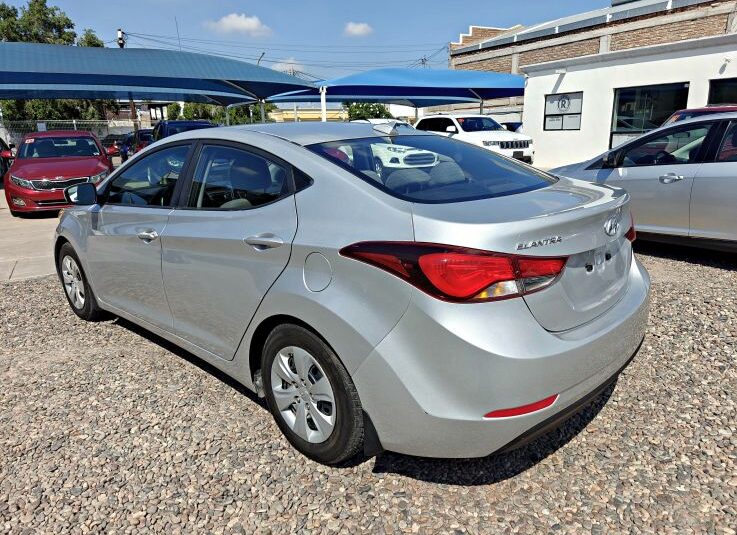 HYUNDAI ELANTRA SE 2016 PLATA
