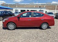 NISSAN VERSA SV 2016 ROJO