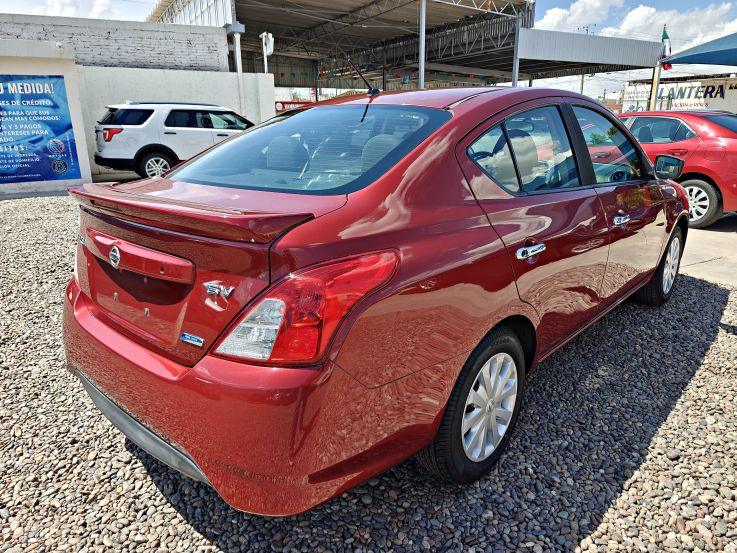 NISSAN VERSA SV 2016 ROJO