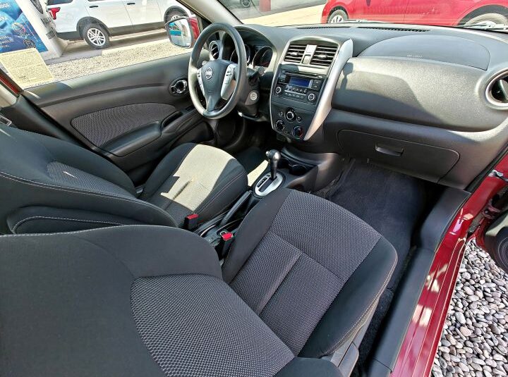 NISSAN VERSA SV 2016 ROJO