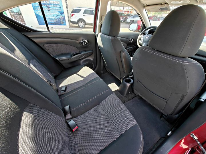 NISSAN VERSA SV 2016 ROJO