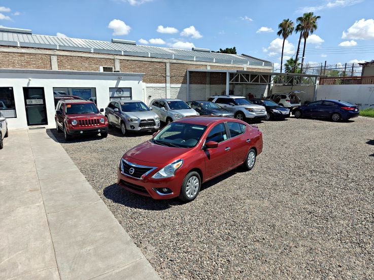 NISSAN VERSA SV 2016 ROJO