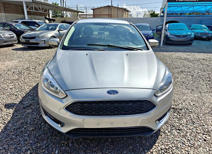 FORD FOCUS SE 2017