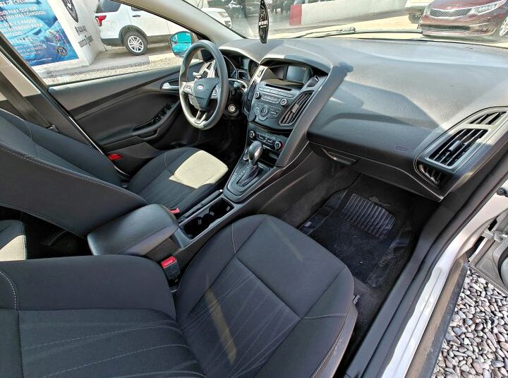 FORD FOCUS SE 2017