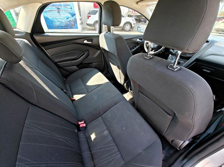 FORD FOCUS SE 2017