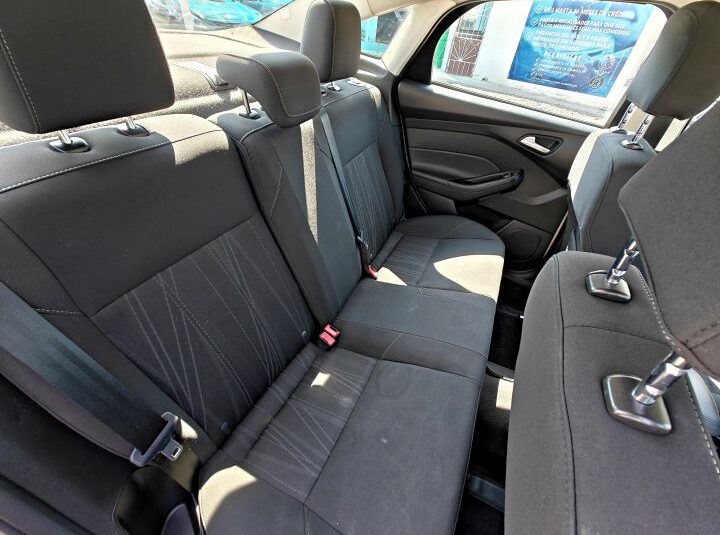 FORD FOCUS SE 2017