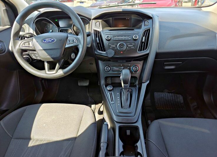 FORD FOCUS SE 2017