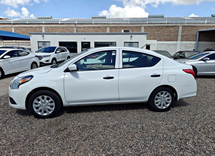 NISSAN VERSA SV 2016 BLANCO