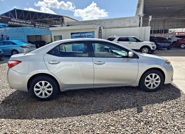 TOYOTA COROLLA LE 2016 PLATA