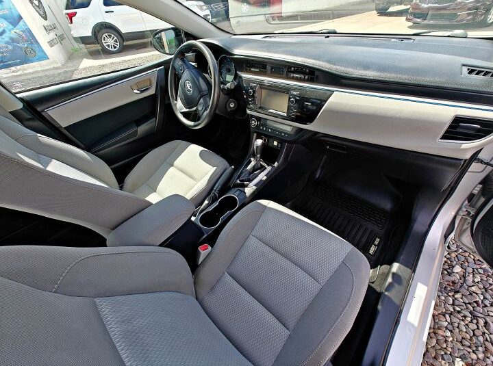 TOYOTA COROLLA LE 2016 PLATA