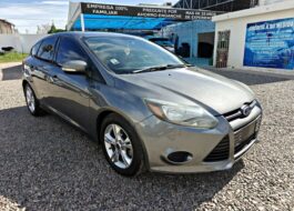 Ford Focus SE Hatchback 2014 | Rosas Automotriz