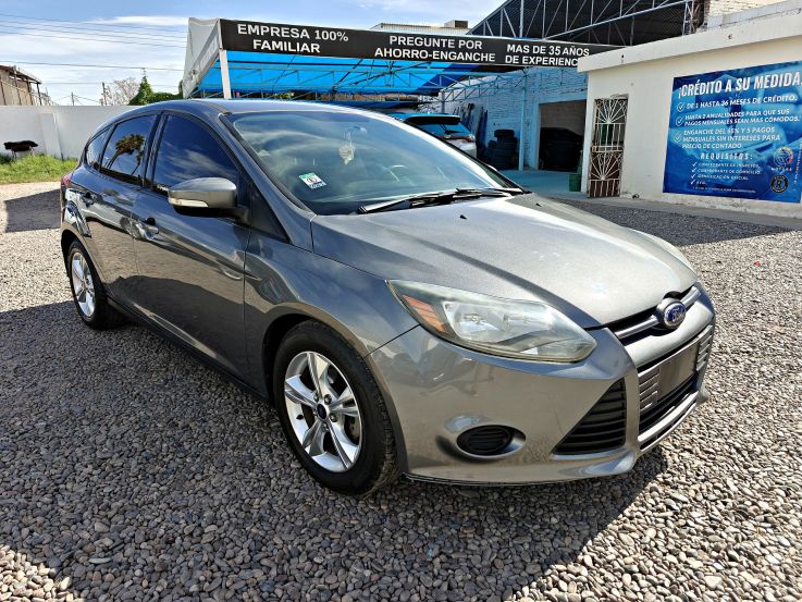 Ford Focus SE Hatchback 2014 | Rosas Automotriz