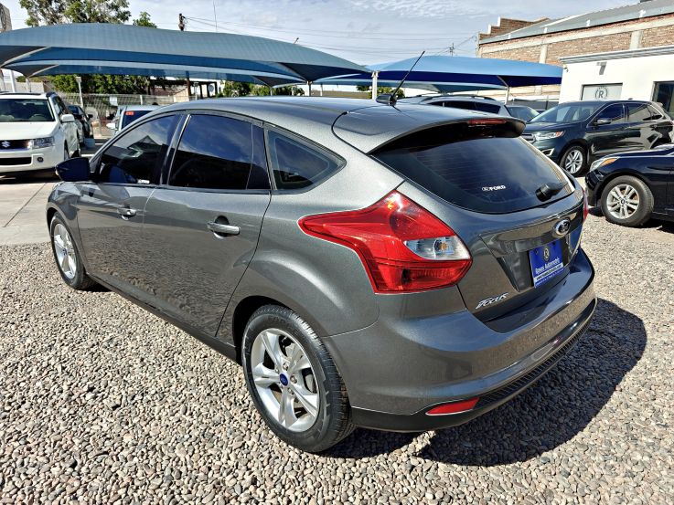 FORD FOCUS SE 2014