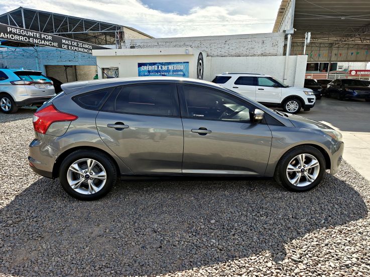 FORD FOCUS SE 2014