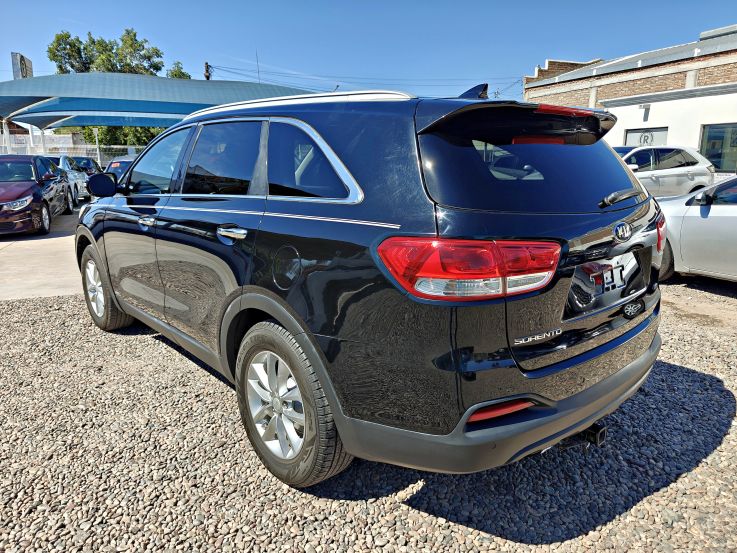 KIA SORENTO LX 2016