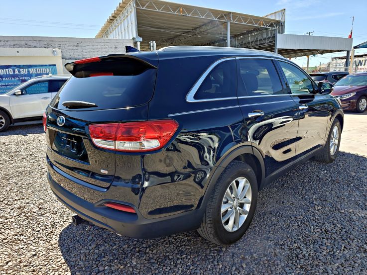 KIA SORENTO LX 2016