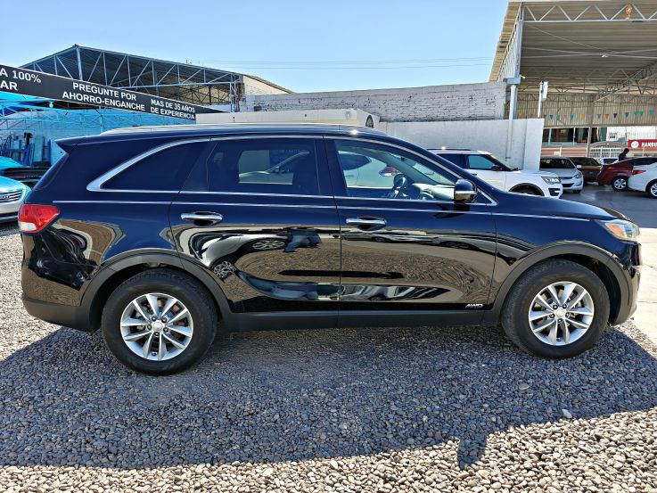 KIA SORENTO LX 2016