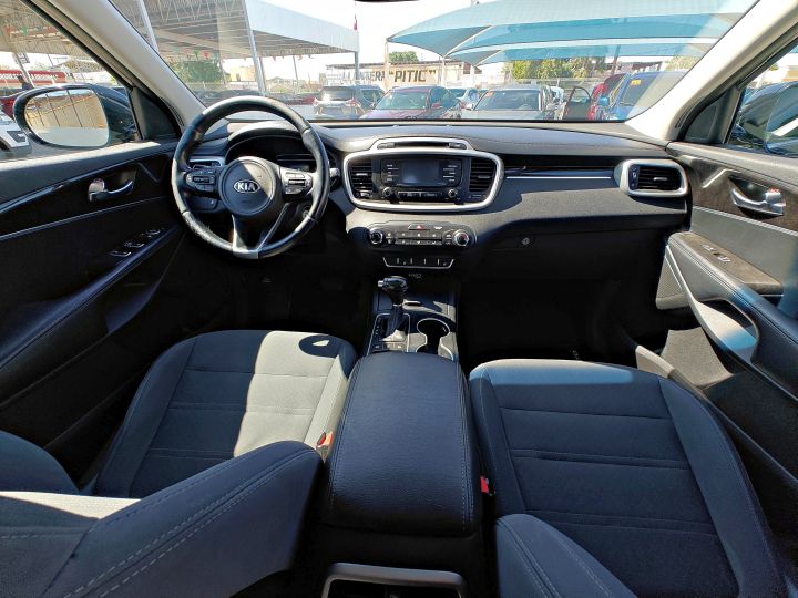 KIA SORENTO LX 2016