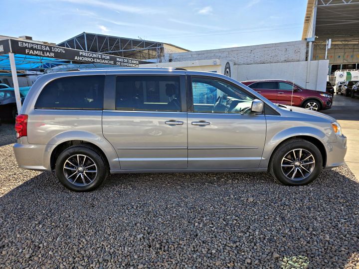 DODGE GRAND CARAVAN SXT 2016