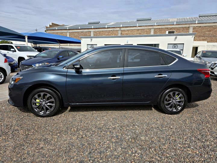 NISSAN SENTRA ADVANCE 2018 AZUL