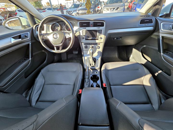 VOLKSWAGEN GOLF 2015