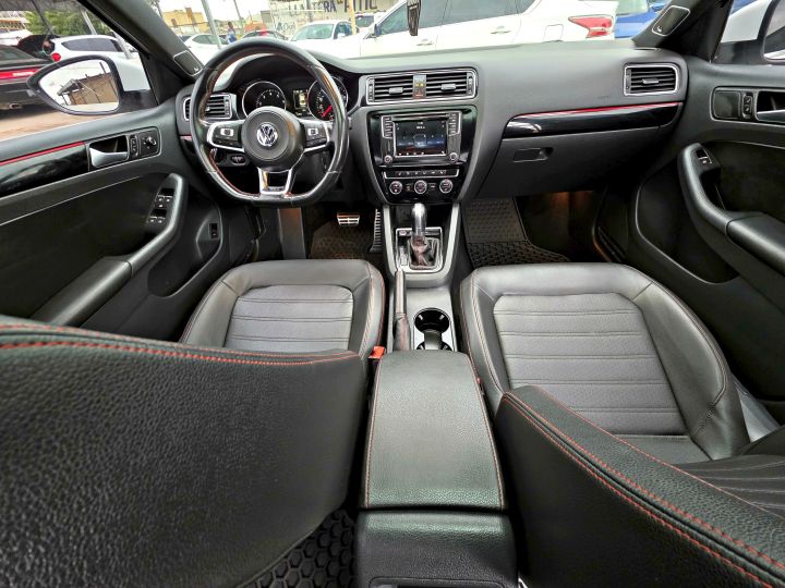 VOLKSWAGEN JETTA GLI 2017