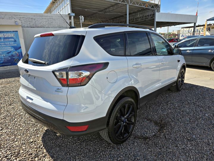 FORD ESCAPE SE 2017