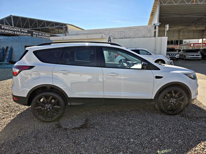 FORD ESCAPE SE 2017