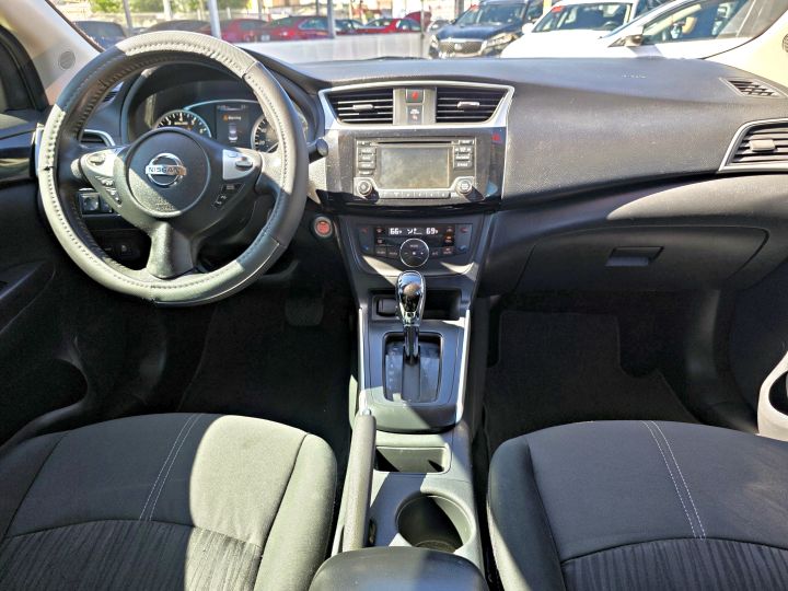 NISSAN SENTRA SV 2018 ROJO