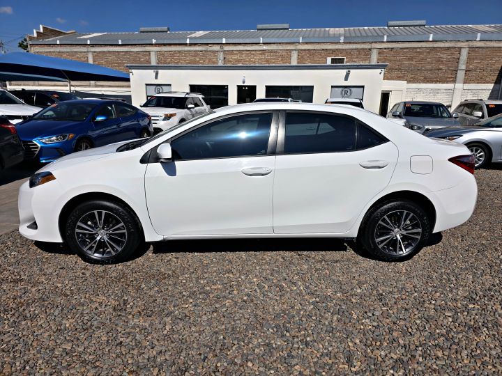 TOYOTA COROLLA LE 2017 BLANCO