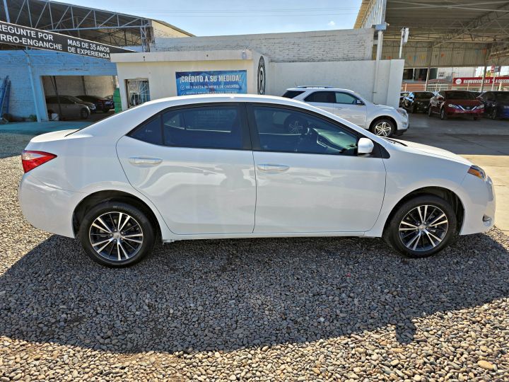 TOYOTA COROLLA LE 2017 BLANCO