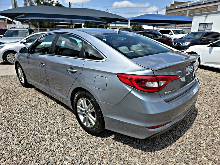 HYUNDAI SONATA SE 2017 PLATA