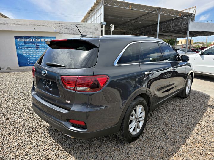KIA SORENTO LX 2019