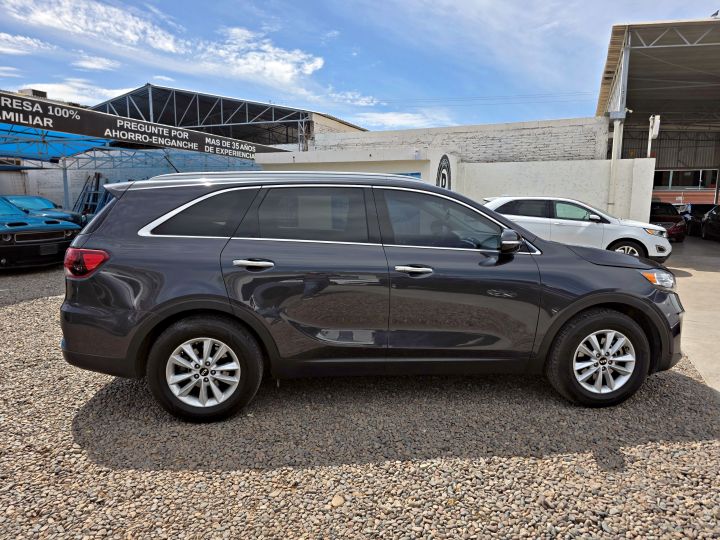 KIA SORENTO LX 2019