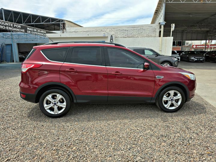 FORD ESCAPE SE 2016 ROJA