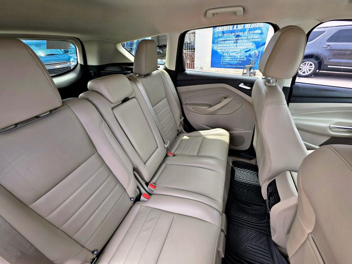 FORD ESCAPE SE 2016 ROJA