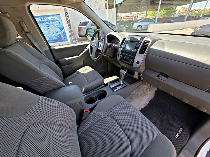 NISSAN FRONTIER SV 2017