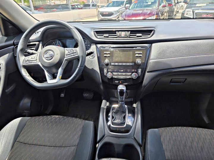 NISSAN ROGUE SV 2017