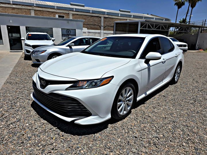 TOYOTA CAMRY LE 2018