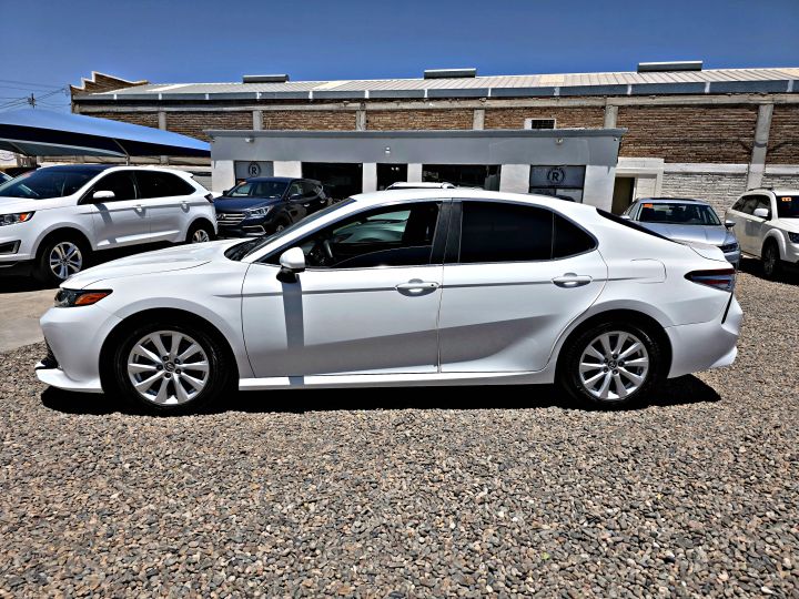 TOYOTA CAMRY LE 2018