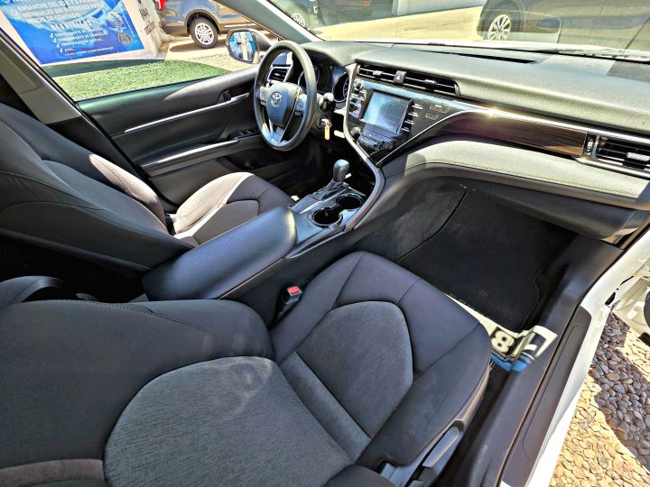 TOYOTA CAMRY LE 2018