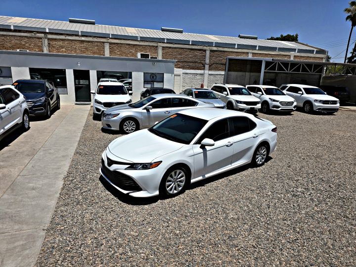 TOYOTA CAMRY LE 2018